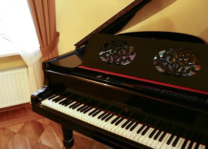 Palac W Rybnej * 타르노프스키 고리